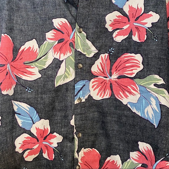 Tori Richard Hawaiian Shirt. Made in Hawaii. - Picture 3 of 5